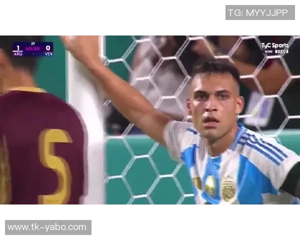 梅西缺席首发对阵委内瑞拉赛场引发球迷热议 梅西缺席首发对阵委内瑞拉赛场引发球迷热议